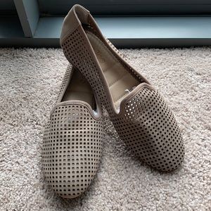 Comfortable Women tan loafers